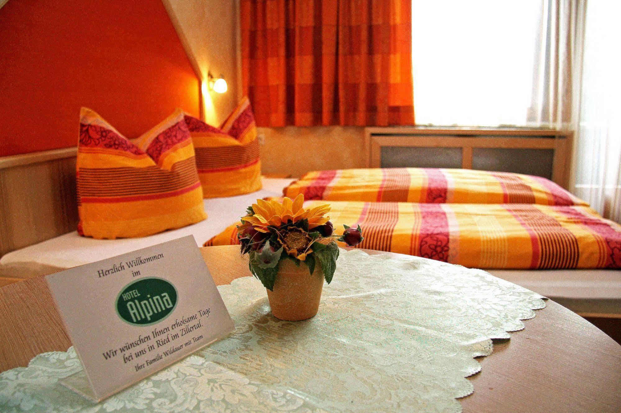 Hotel Alpina Ried im Zillertal Buitenkant foto